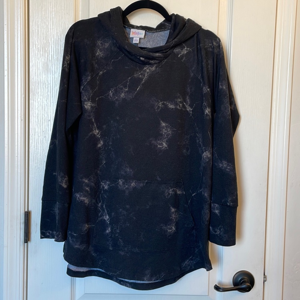 LuLaRoe Amber Sweatshirt